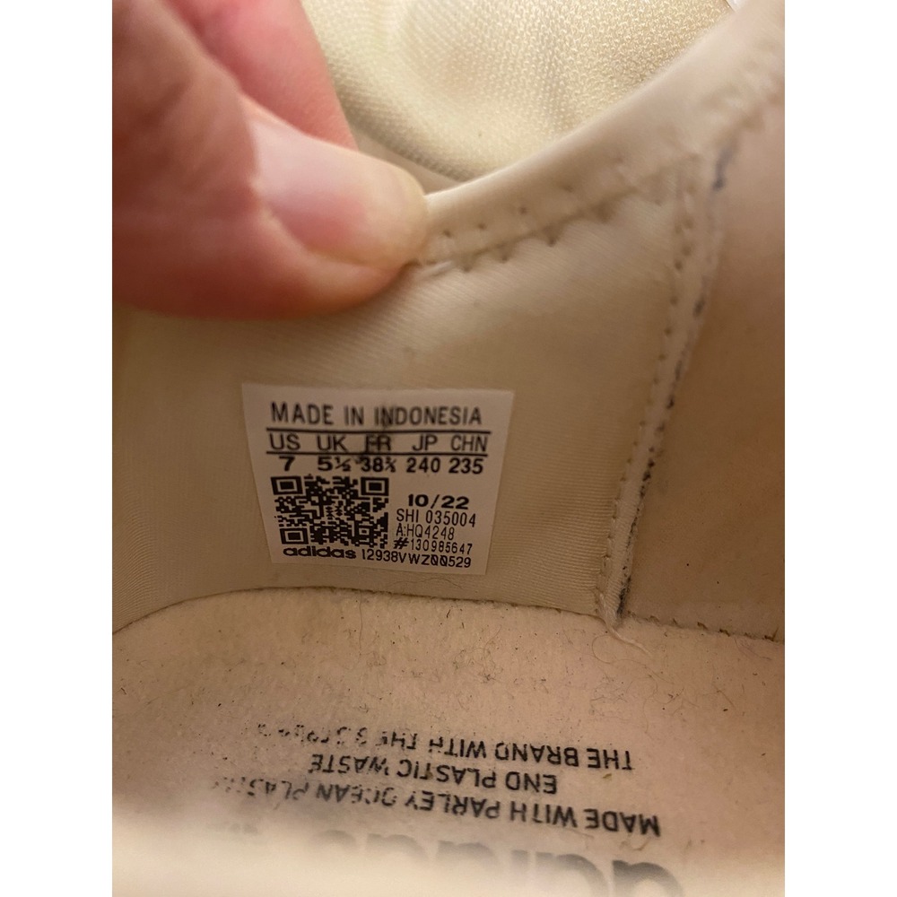 Adidas NMD_R1 V2 Women 7 Wonder White Sand Cream Sneakers Running Shoes - Picture 9 of 13